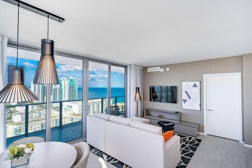 2 bedroom apartment on 29th floor Hyde Beach House in Hollywood, USA