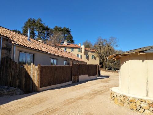Hotelli välisilme, Domaine de Servières - Grand gîte (Domaine de Servieres - Grand gite) in Le Caylar