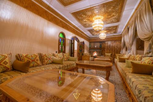 مطعم, Riad Village in أرومد