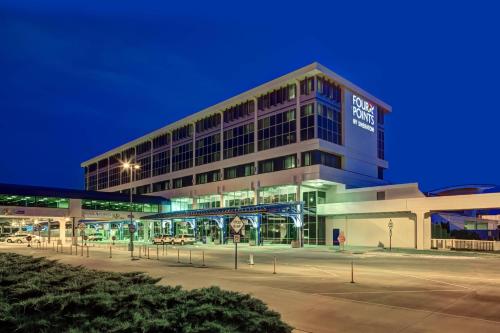 . Four Points by Sheraton Huntsville Airport