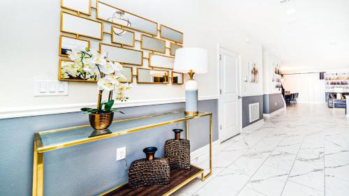 Beautiful Villa Close to Disney & Top Shopping - image 14