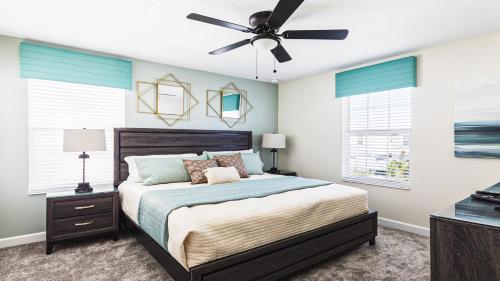 Beautiful Villa Close to Disney & Top Shopping - image 8