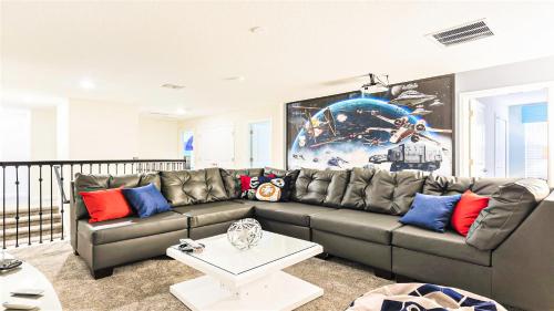 Beautiful Villa Close to Disney & Top Shopping - image 6