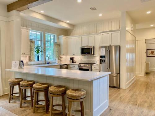 Mia's Beach House Watercolor 3 BR - 3.5 BA