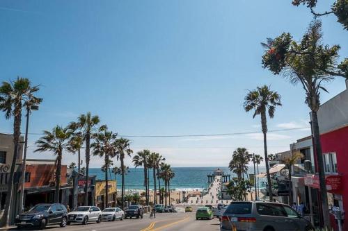 Steps to Beach Manhattan Beach Patio Parking in Manhattan Beach, USA