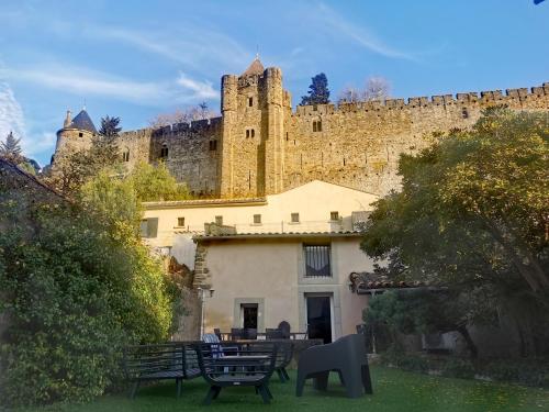 Le Petit Chai niché sous la Cité, - Location saisonnière - Carcassonne