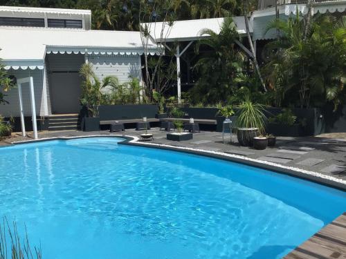 Swimming pool, Le Cottage in Duzer