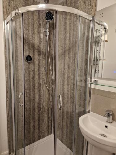 Shower, The Little Annex in Horsham