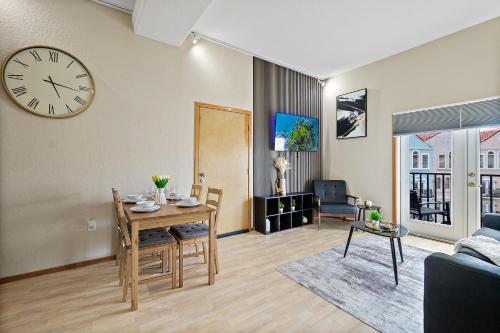 European style Queen Suite in Palm Coast - Best view with Balcony near Beaches! in Palm Coast, USA