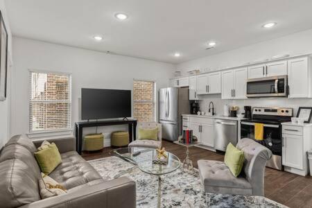 The Warhol - Pet-Friendly Apartment - Highfill, AR