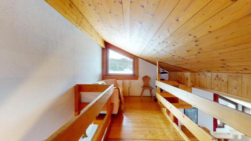Apartment with Mountain View image 9