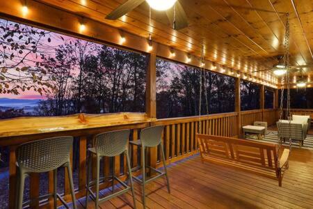 Private Mountain Getaway - Movie Theater - Hot Tub in Mashburn Mill, USA