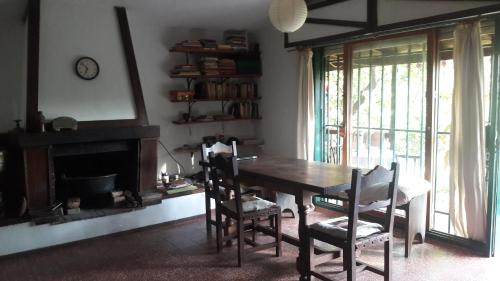 casa en las sierras piscina y rio cerca in Unquillo