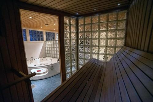 Villa Närhi 230 m2 upea talo rauhallisella alueella