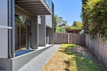 New Architect designed Coastal retreat-water views