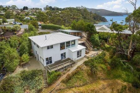 Hidden Bay Retreat-5 Bed- 15min to Hobart in Blackmans Öböl