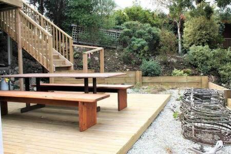 Hidden Bay Retreat-5 Bed- 15min to Hobart