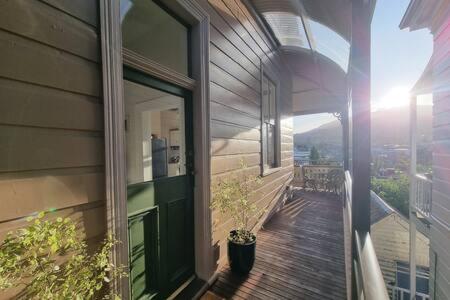 Historic Home close to CBD 3Brm with views