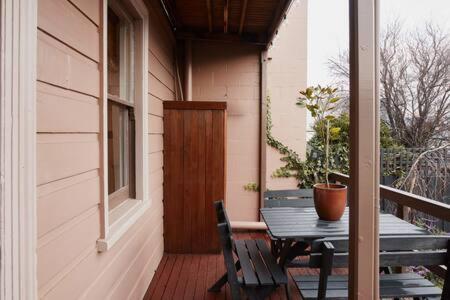 Historic Home close to CBD 3Brm with views