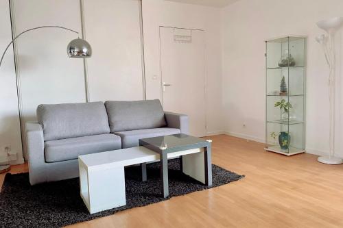 Comfortable 50 m apartment with parking - Location saisonnière - Courbevoie