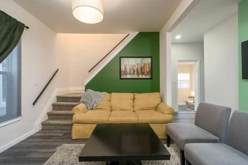 Housepitality - The Mint Julep House in Columbus, USA