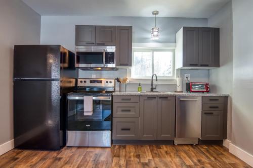 ห้องครัว, 1st Floor - Adventure Property in ไวท์ฟิลด์ (NH)