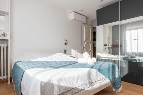 Bright 2bedroom apartment 15min walk to the Palais