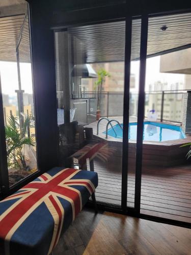 Apartamento no Morumbi com Piscina PRIVATIVA Aquecida e com cromoterapia, BANHEIRA DE hidromassagem, 2 vagas de GARAGEM! Alto Padrão no Morumbi ideal para quem gosta de CONFORTO E PRIVACIDADE! aptpubmorumbiinstagran