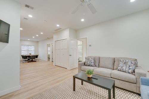 St Clair Apartment - Walk to River and Boardwalk! in Marysville, USA
