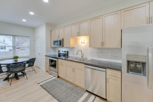 Sleek Apartment Near St Clair City Boat Harbor! in Marysville, USA