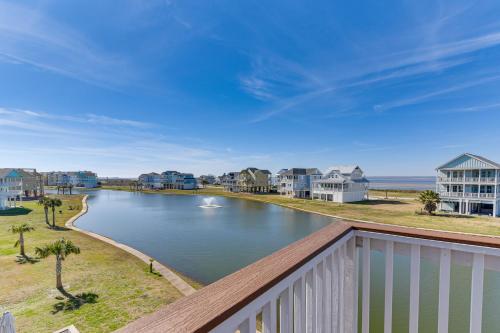 Galveston Home with Decks and Views, Walk to Beaches!