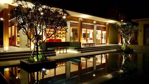 Tan huong Biet thu 5 phong ngu voi ho boi rieng biet in Da Nang — photo 5