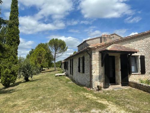 Gite de Claire Fontaine avec vue sur Monflanquin