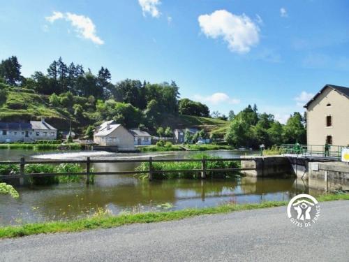 Gîte La Roche-Neuville, 3 pièces, 4 personnes - FR-1-600-95