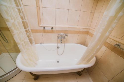 חדר אמבטיה, Hotel Astoria in טיבט