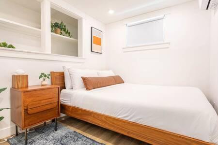 Calm Coastal Retreat for 2 New 1Bd Manhattan Beach in Manhattan Beach, USA