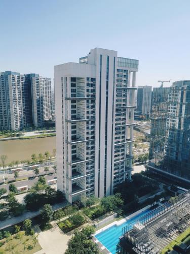 Royal Executive Apartment, Shenzhen World Exhibition & Convention Center, Nearby Shenzhen World North Metro St ation