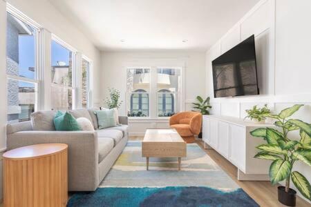 Beach Oasis for Families 2 Bd 1Ba Manhattan Beach