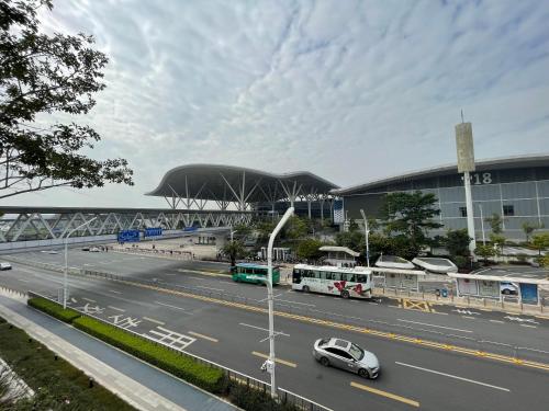 Royal Executive Apartment, Shenzhen World Exhibition & Convention Center, Nearby Shenzhen World North Metro St ation