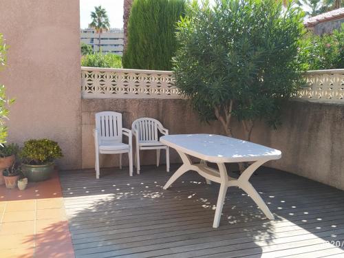 Pavillon Climatisé 4 Pièces Avec Piscine & Tennis, Proche Plage et Port à Saint-Cyprien - FR-1-776-10 - Location, gîte - Saint-Cyprien