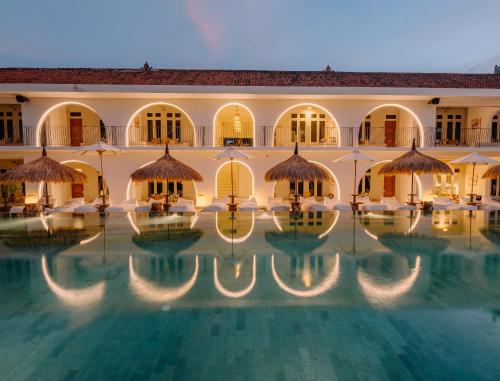 525564925 El Tropico Boutique Hotel