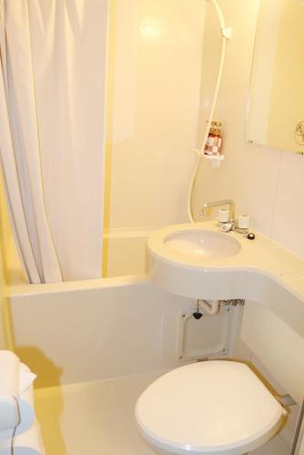 Double or Twin Room with Private Bathroom image 10