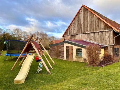 Laste mänguväljak, Ferienwohnung Landruhe in Pritzwalk