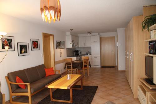 One-Bedroom Apartment (32)