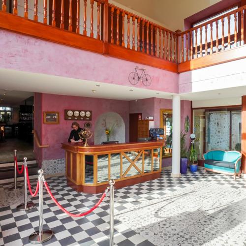 ล็อบบี้, Auberge du Manet in มอนติกนี่ เลอ เบรตันโน