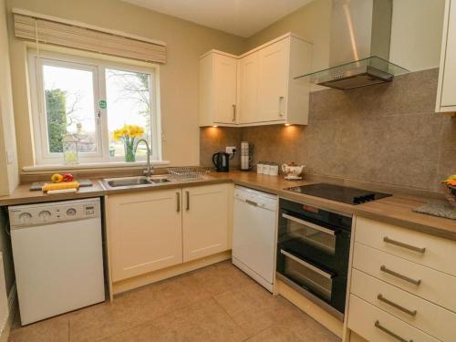Two Acres- Spacious, delightful, pet free bungalow, Levens (zdjęcie 6)