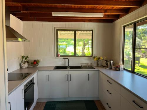 virtuve, Chesterfield Farm Stay - Private Room in Murgon