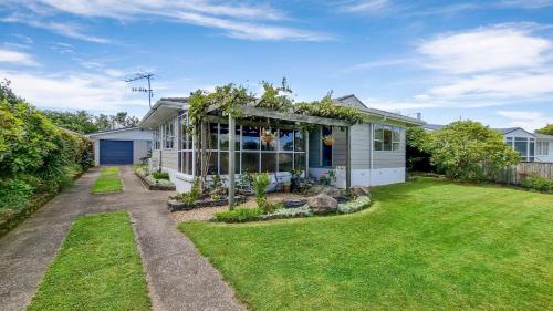 Cosy Garden Home