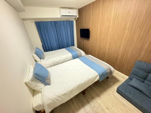 Standard Twin Room image 2