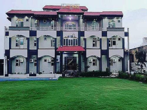 OYO City Palace